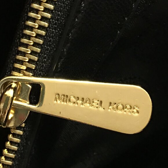 Michael Kors Susannah Large Quilted Black Tote Bag - Picture 9 of 16